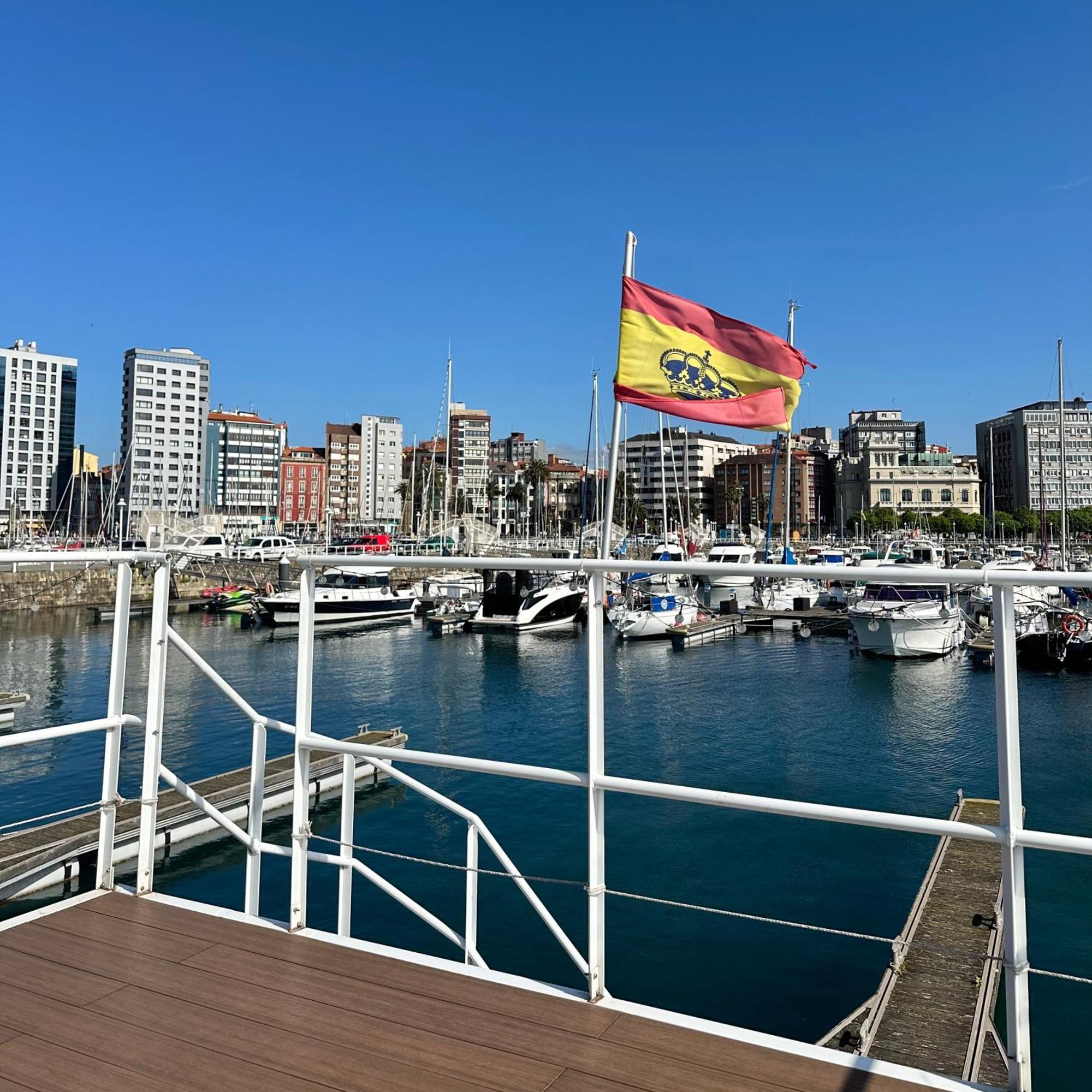 Casa Flotante Gijon Ξενοδοχείο Εξωτερικό φωτογραφία